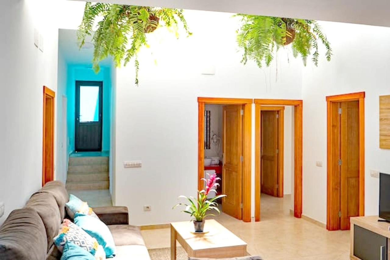 Comfortable House In Tias With Free Parking Zewnętrze zdjęcie